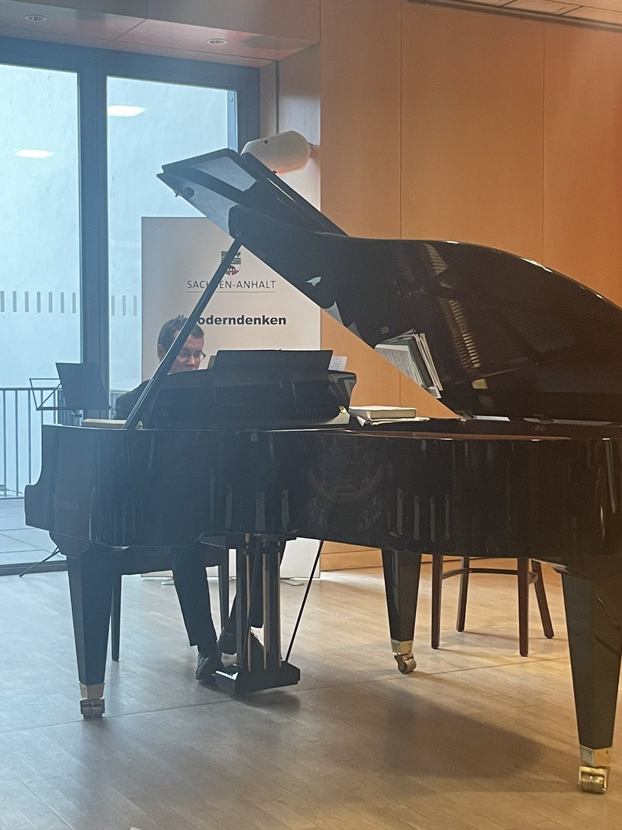 maria papakyriakou (@mariapapakyria2) on Twitter photo Ein wunderschöner musikalischer Abend beim Benefizkonzert der LV@sachsenanhalt für die 🇺🇦 mit Opernsänger #BastianThomasKohl, dem Kammerorchester #musicajuventa", Maestro #MatthiasErben sowie Konzertpianist #AlexanderStepanow.
@reinerhaselhoff <a href="/MSchneiderEPP/">Michael Schneider</a> Ein wunderschöner musikalischer Abend beim Benefizkonzert der LV@sachsenanhalt für die 🇺🇦 mit Opernsänger #BastianThomasKohl, dem Kammerorchester #musicajuventa", Maestro #MatthiasErben sowie Konzertpianist #AlexanderStepanow.
@reinerhaselhoff <a href="/MSchneiderEPP/">Michael Schneider</a>