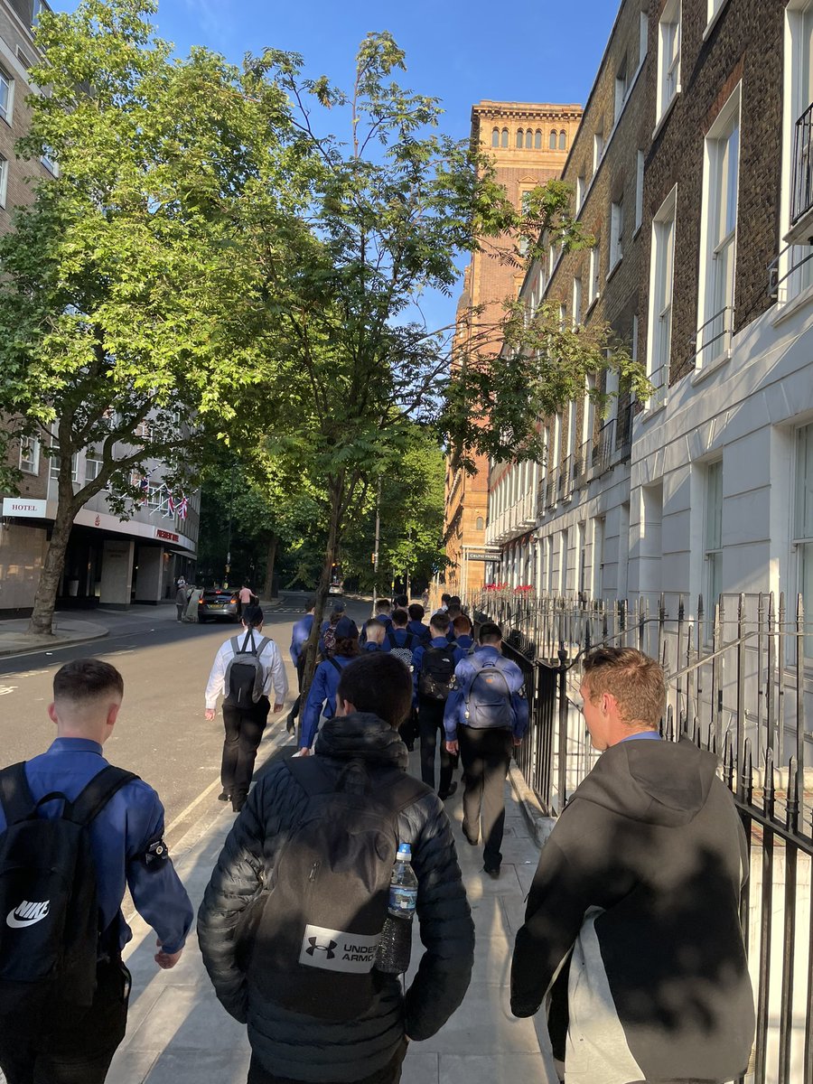 Next stop for Operation Platinum, Admiralty Arch - move out! #PlatinumJubilee