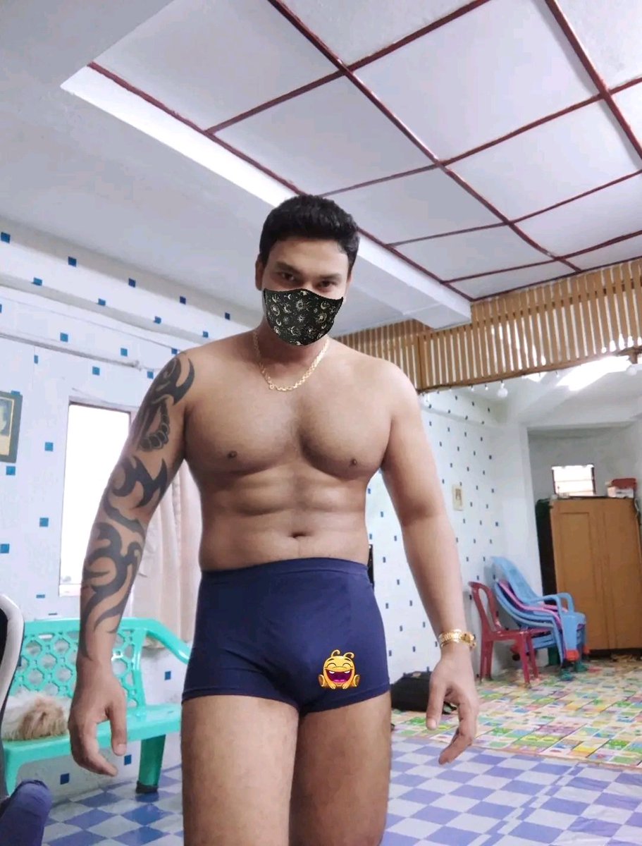 Collect1Hot's tweet photo. ဝတယ်ဆိုပီး မကြိုကိတော့ဘူးလားညီ🧐 https://t.co/B88oCeX8Ui