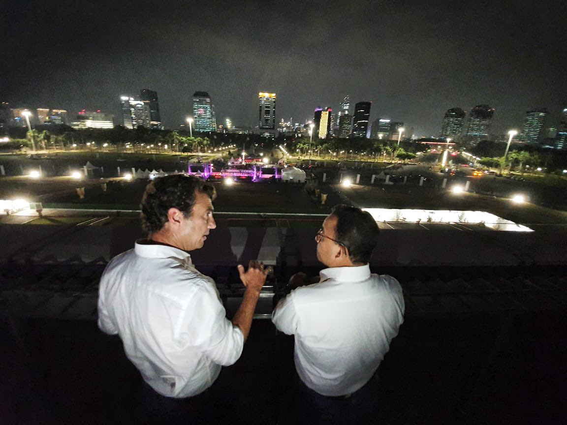 Profesionalisme yang tinggi membuat kerja sama selama ini telah meningkatkan perkenalan jadi pertemanan lalu jadi persahabatan. 

Bersama Alberto Longo, Co Founder Formula-E, memeriksa track di Ancol.

#JakartaEPrix #FormulaEJakarta

facebook.com/10004419080090…
