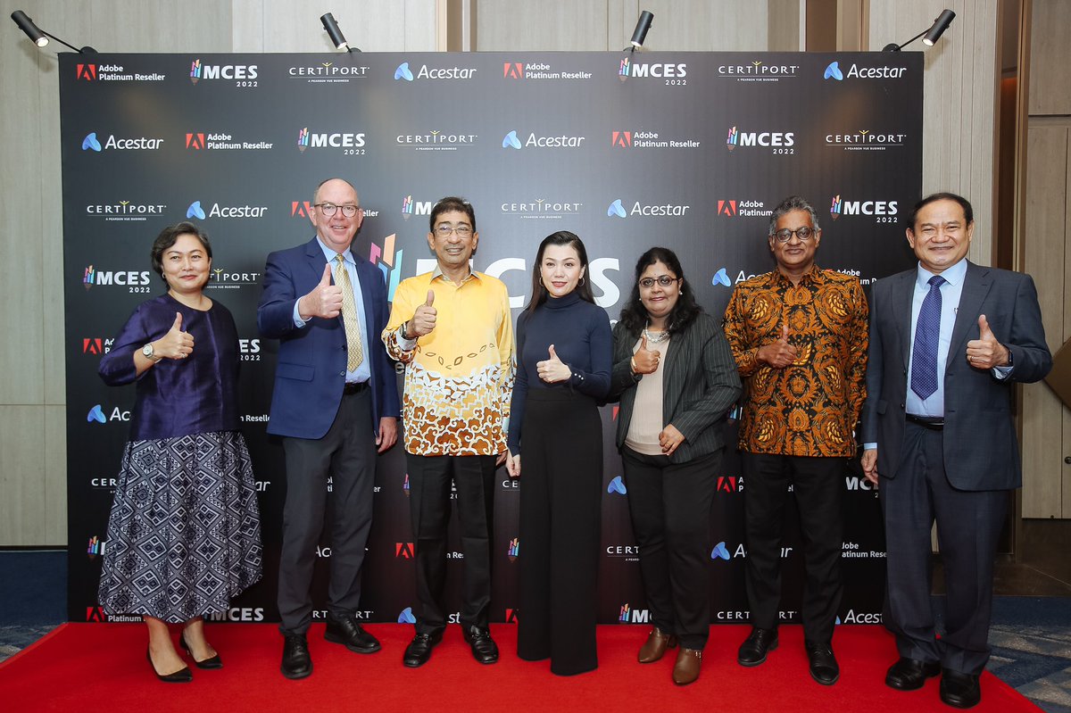ZahidiZainuI's tweet photo. Tahniah atas penganjuran Micro-Credentials Education Summit Malaysia 2022🇲🇾

@kkmm_gov 
@MCMC_RASMI 
@mymdec 

#KeluargaMalaysia 
#KemakmuranBersama 
#TokDiPadangBesar https://t.co/Y4DkUR1dN3