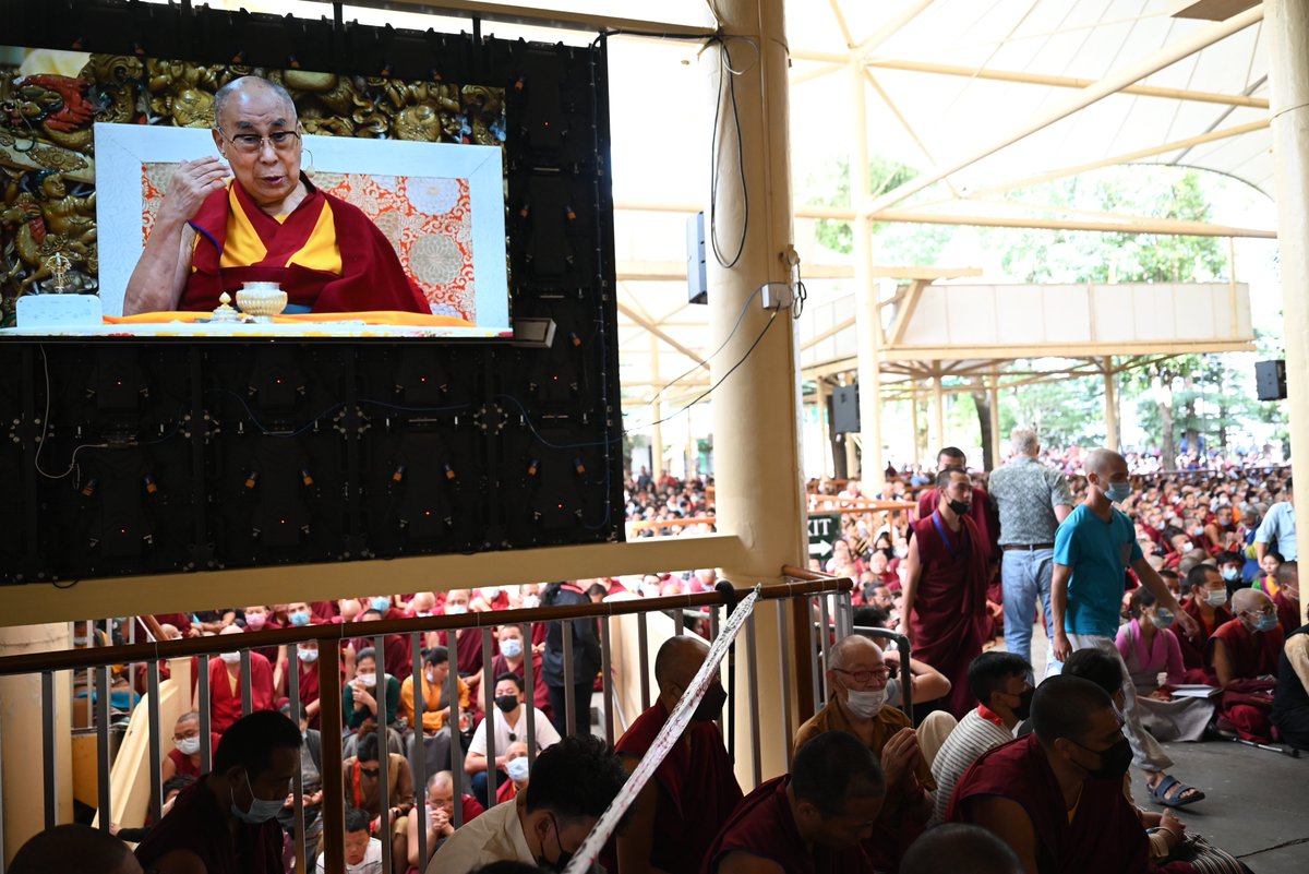CTA_TibetdotNet's tweet photo. His Holiness the 14th Dalai Lama concludes two-day teaching on Tsongkhapa's "In Praise of Dependent Origination" for Tibetan youth at the Main Temple in Dharamshala, HP, India on 2 June 2022.
Photo | Tenzin Jigme Taydeh | https://t.co/kKo0xQyRSM https://t.co/53oTtCLiJO