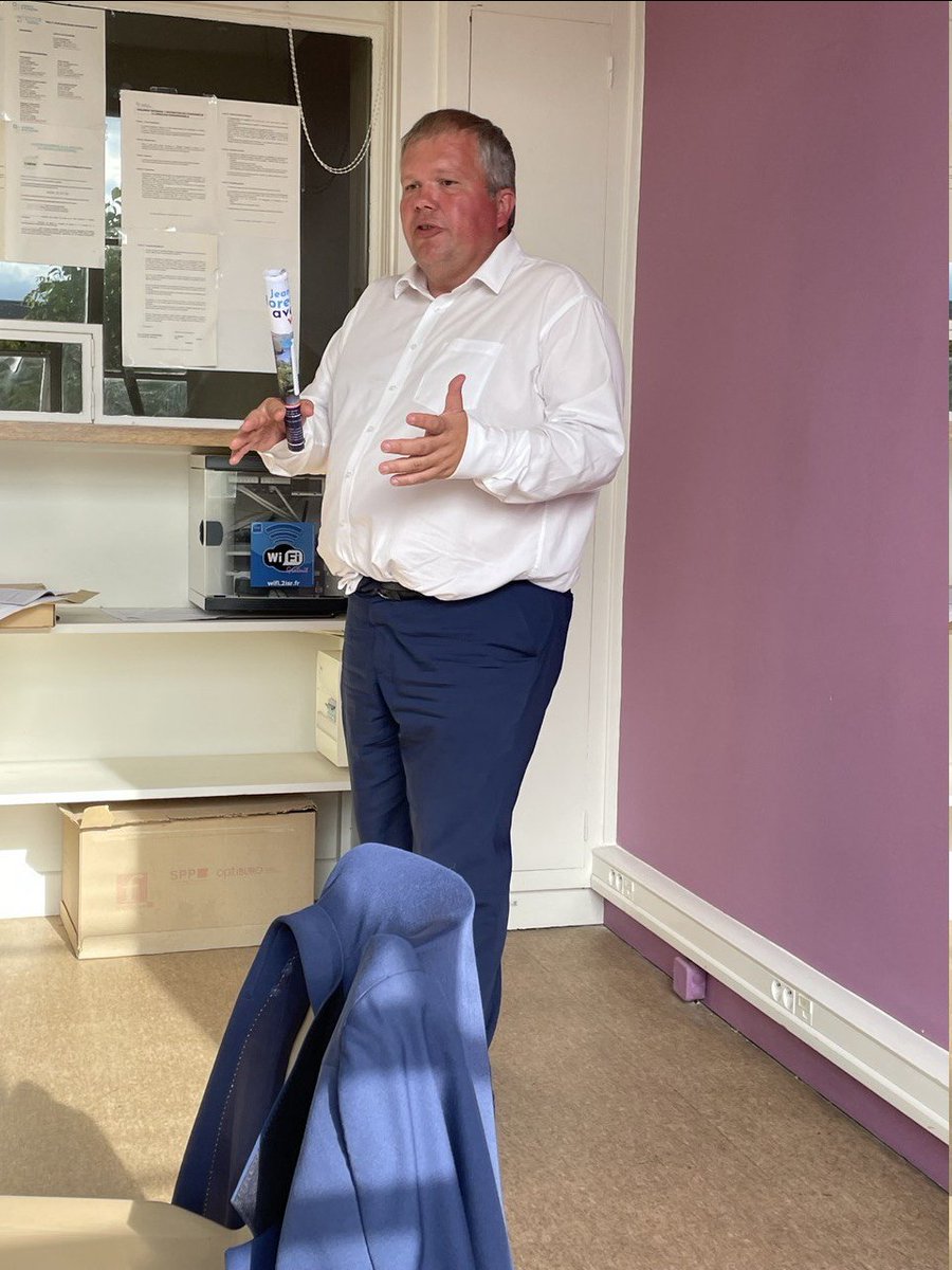 moreaujb23's tweet photo. #1soir1canton : réunion publique hier soir à #Evaux pour échanger sur mon bilan et mes propositions pour les élections législatives des 12&19 juin. Merci pour votre accueil si chaleureux! Je vous retrouve ce soir à Bonnat à 18h et à Dun le Palestel a 20h #AvecVous https://t.co/KXh7RQaQ8j