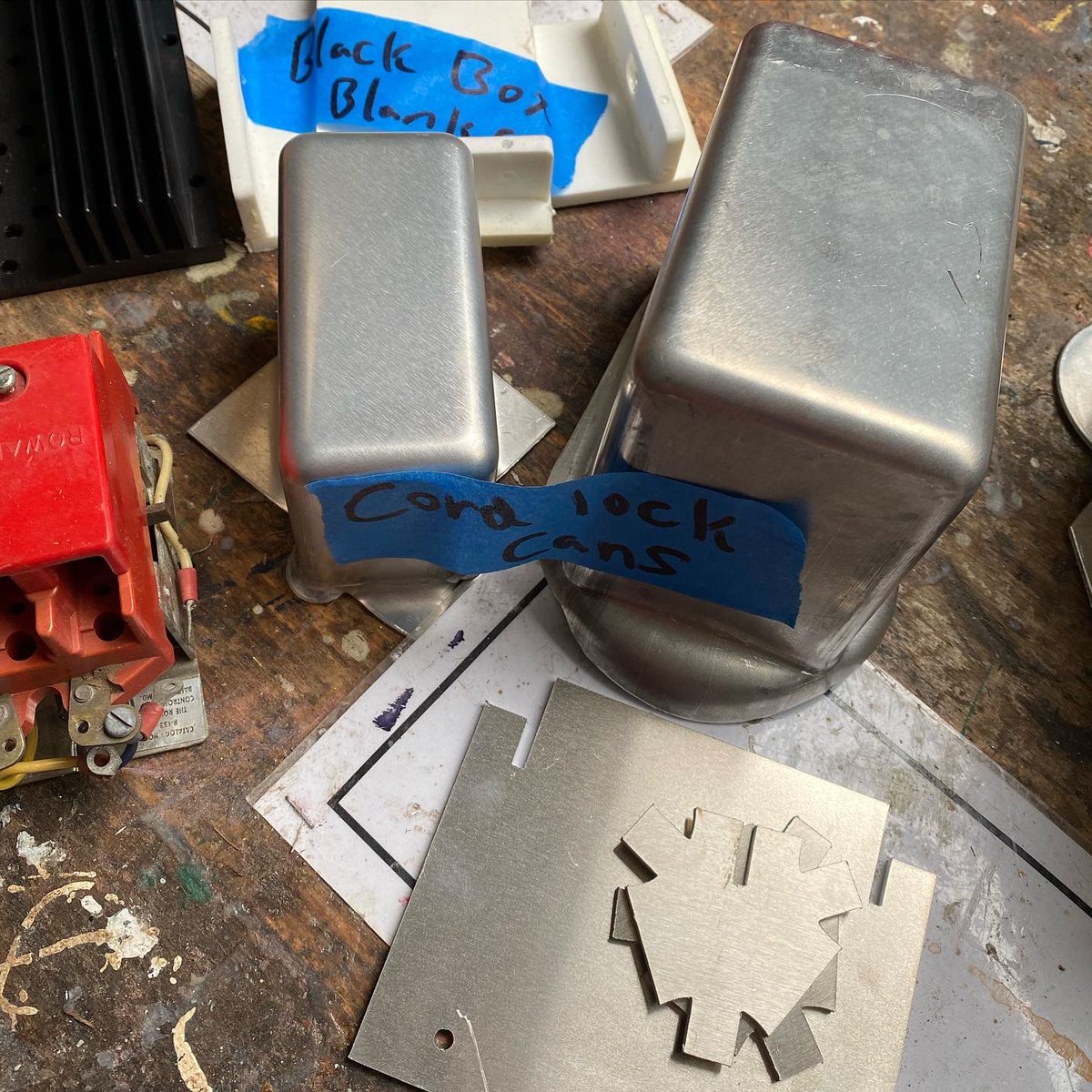 bablakedelorean's tweet photo. We have taken delivery of some awesome parts for our #deloreantimemachine replica. Many thanks to Brett Aiken for sending them to us. There’s lots to keep us busy
.
#delorean #dmc #dmc12 #bttf #backtothefuture #replica #designtechnology #dt #moviecar #moviecars #bttfdelorean https://t.co/XQCpoDs9EU