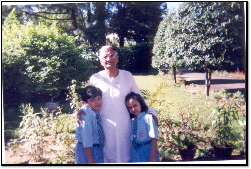 jitendra_narain's tweet photo. Treasures of my Life.
.
.
.
#throwback #parents #parenting #family #kids #love #children #familytime #dadlife #happy #parentsupport #instaparents #grandparents #oldpics #kidswithgrandparents https://t.co/PBooRvm6wm