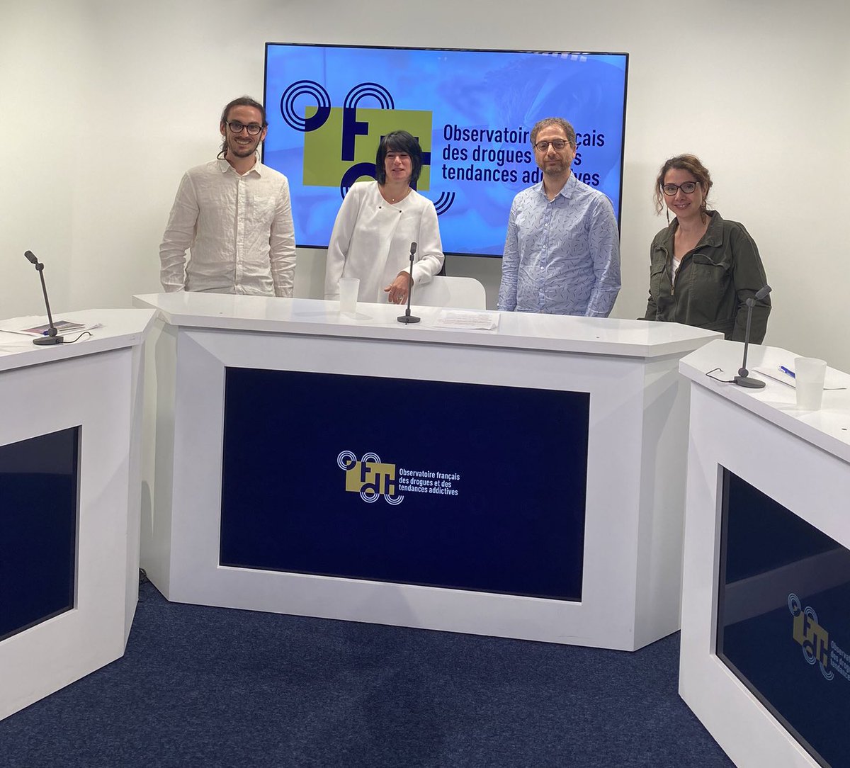 HDFADDICTIONS's tweet photo. #MatinaleOFDT « pratiques d’écrans et jeux vidéos » Évolutions, usages, repères. Les questions ont été débattues par les professionnels. 
 
Le replay ici👉https://t.co/dt8l7yB00y
Toutes les présentations sont  là👉https://t.co/nMqccgLbmp #reperes #CJC #parentalite @HDFADDICTIONS https://t.co/vOXDXQj8px