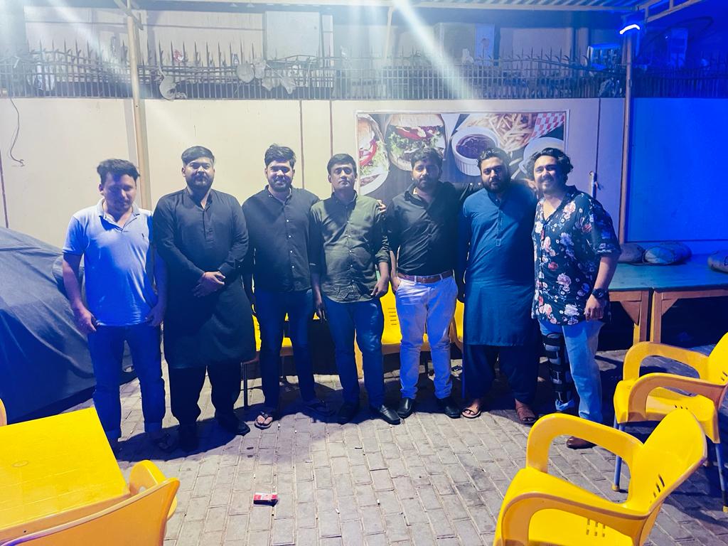 THadeedians's tweet photo. A club of #Batch2009 ex-cadets had the honor of meeting Prof. Zareef Khan Niazi, Sir Mumtaz Rajper, NCO Havaldar Nisar Shb., and College Tailor/Staff Rana Bhai. https://t.co/n6lTrDU8EG