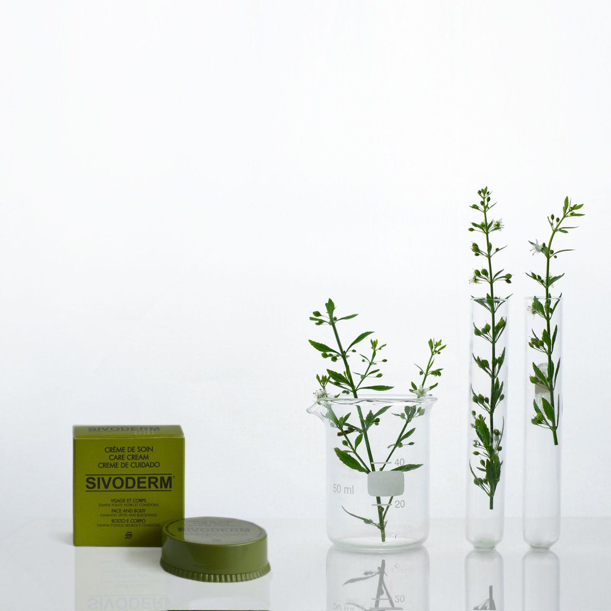 SivopG's tweet photo. TUTORIAL: beautiful skin with SIVODERM care cream 💚 

 👉 1 to 2 applications per day on clean, dry skin. 
👉 Clean the area to be treated with SIVODERM antimicrobial soap. 
👉 Rinse well with clear water. 

Warning: do not use on children under 12 years old. https://t.co/e04mQdlwXK