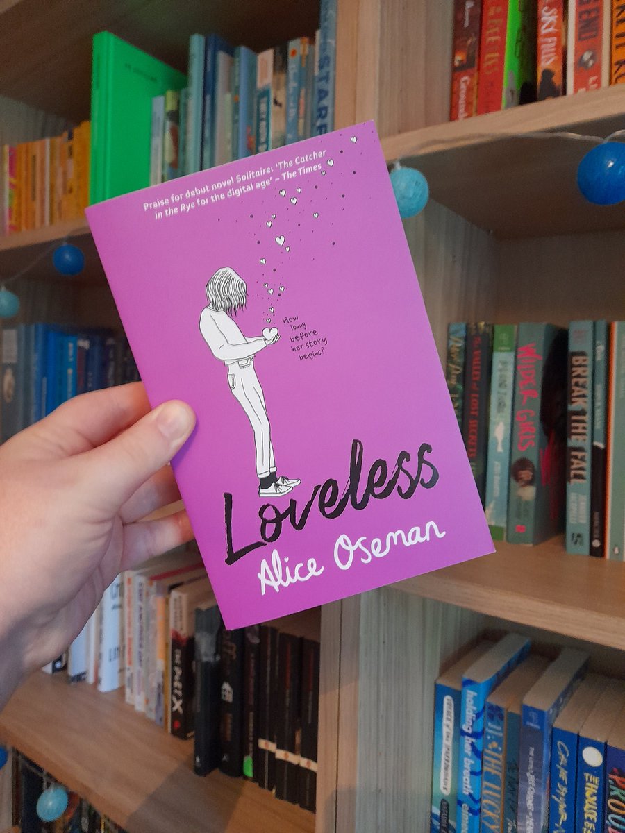 rurooie's tweet photo. Day two: ace rep 

Loveless by Alice Oseman 

An obvious choice but an excellent one imo. This is such a brilliantly written YA / new adult story with incredibly well developed characters. I'm waiting for a book to give me the joy I had reading this again

#LGBTQMonth22 https://t.co/48yLkA3WbR