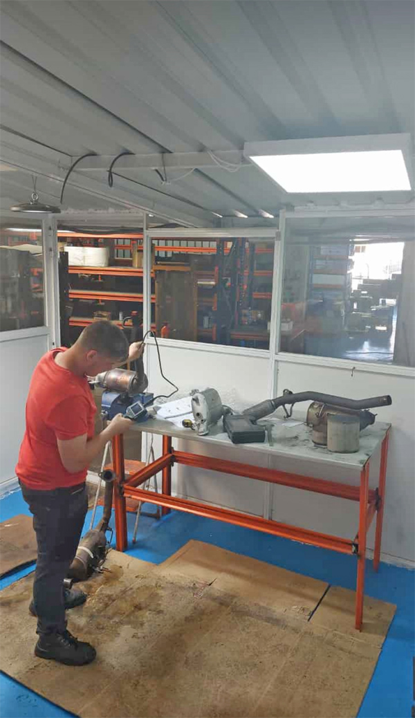 todofap_sl's tweet photo. 📯 Hemos ampliado instalaciones!
🔧 En @TodoFaps acabamos de implementar una mejora de espacios de trabajo, tecnología y almacén para continuar ofreciendo nuestro mejor servicio en LIMPIEZA y REPARACIÓN de todo tipo de FILTROS DE PARTÍCULAS de coches y automóviles en #MADRID 🚙 https://t.co/OOyZ31Ilw4