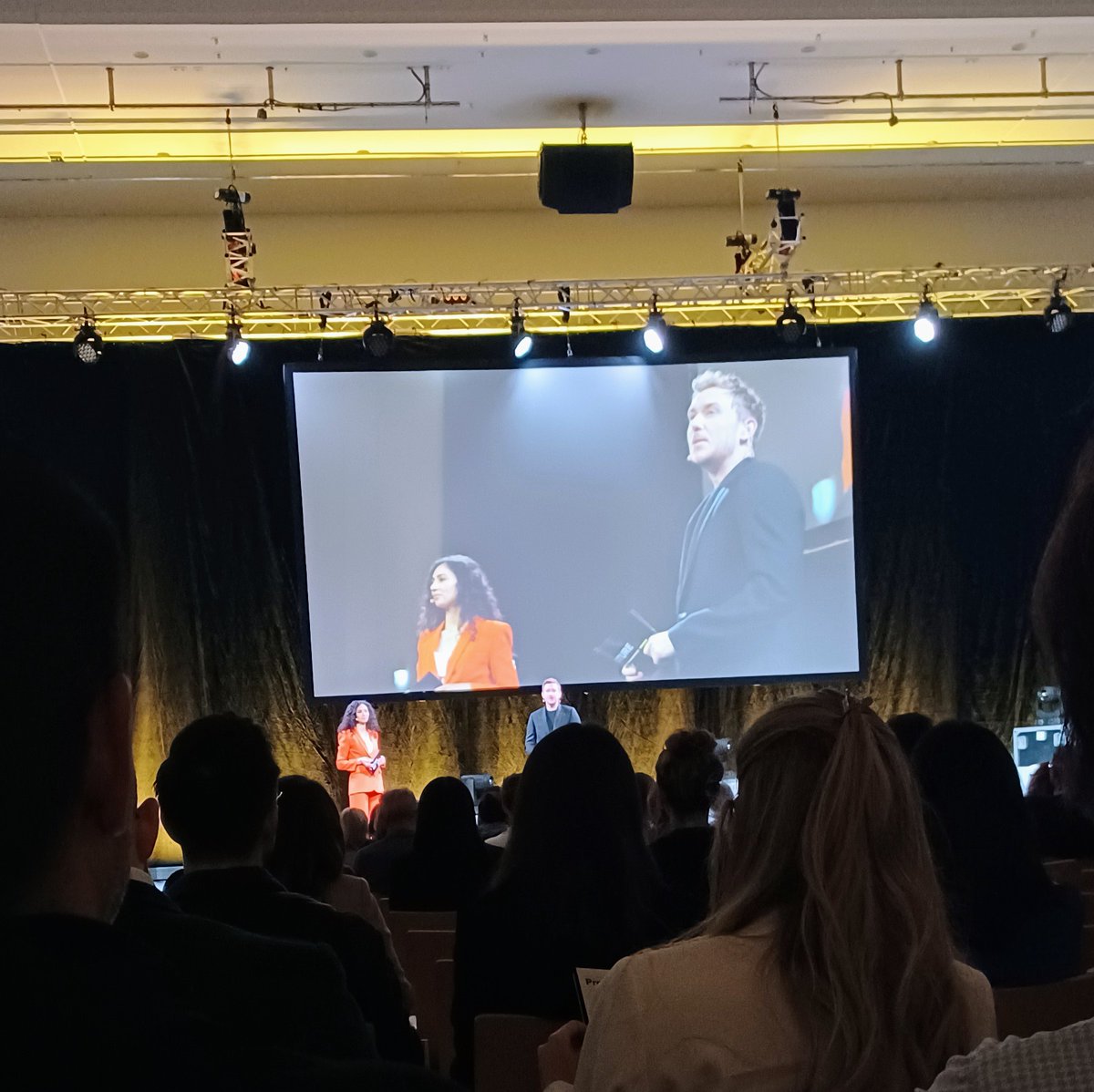 zi_news's tweet image. Durch den Tag begleiten uns heute Najima El Moussaoui und Tristan Horx.
#futureday2022 #transformationtime  #wirproduzierenzukunft #zukunftsinstitut