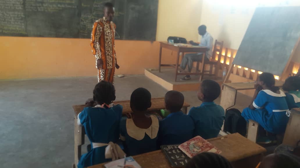 repirac1's tweet photo. La #paix en milieu scolaire et La lutte contre la #haine et Les discours #haineux font partir des activités contenues dans le #PNPEV du #REPIRAC au Cameroun dont Les actions dans le. #Mayo sava ont débuté @DefyhatenowWCA @UEauCameroun @ARELM_Asso @ThinkingAfrica1 @integrationcm https://t.co/3OkAD3MOxt