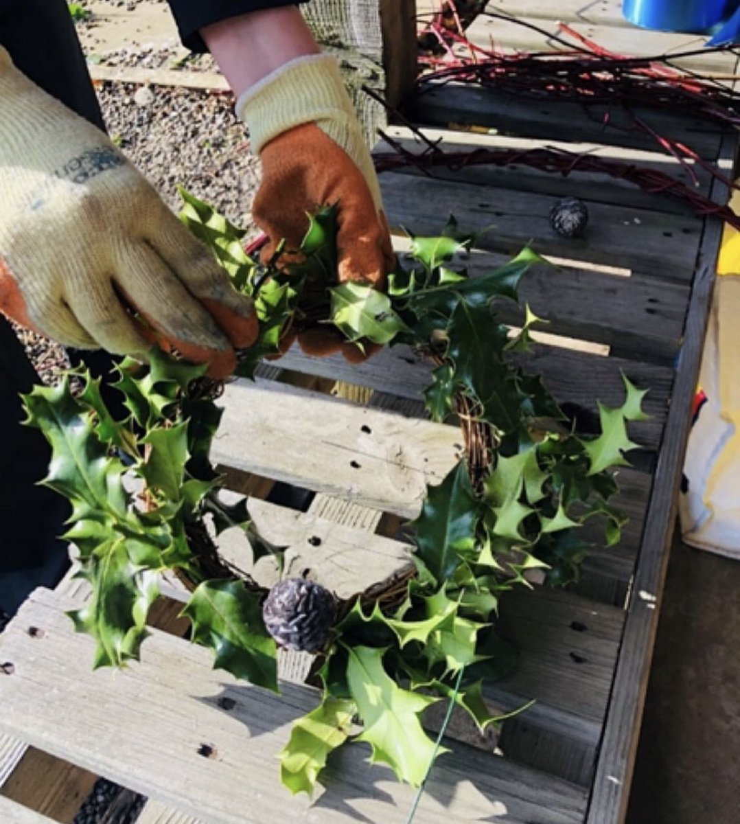 CVSFalkirk's tweet photo. It’s time for our first #VolunteerStory of #VolunteersWeekScot! 🌳🌿🧹 

Allotmenteens (including #YoungVolunteer of the Year Hayden!) did a wonderful job tending to the Walled Garden Allotment in #CallendarPark - check out the photos to see them hard at work …

(1/4) https://t.co/qAQkOzO7cW