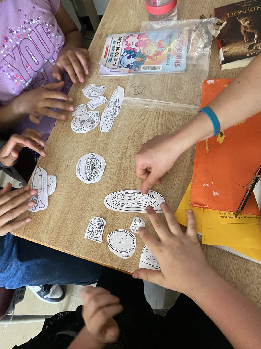 MrsHba1's tweet photo. Yesterday I spent half day at my new pm school (next year) @downsviewps shadowing a passionate young Core French teacher and although i have way more years of experience but i learned A LOT from her #never_old_to_learn_something_new @grobinson333 @MizzBanhan @tumpaneps https://t.co/l1ObzVxHaz