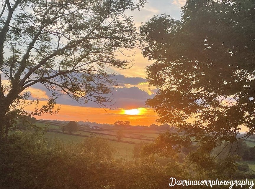 Darrinacorr's tweet photo. Don’t forget beautiful sunsets need cloudy skies 
#photography #armagh #armaghphotographer #armaghphotography #sunset #sunsetphotography #sunsetlover🌅 #beautifulskyview #nature #naturephotography #insta_armagh #armaghi #armaghi2012 https://t.co/XrwNEfFhye