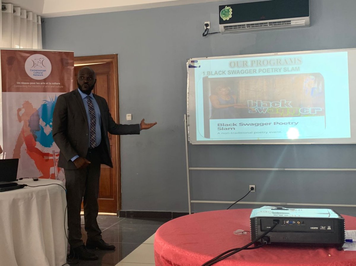 BlackSwaggerInc's tweet photo. The Director of La Libertè Arts Group,@AkumbuJones  presenting the musical stage play,It's Just Poetic at a workshop  organized  by the Cameroon Cultural Network (CCN)as part of the project for the national tour,sponsored by the European Cultural Space.
#ItsJustPoeticNationalTour https://t.co/o1NoAVoMCD