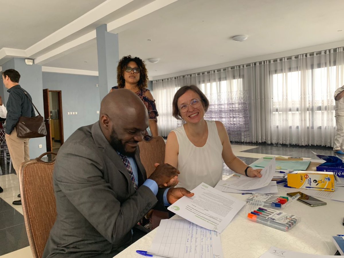 The Director of La Libertè Arts Group,<a href="/AkumbuJones/">Akumbu Bubu</a>  presenting the musical stage play,It's Just Poetic at a workshop  organized  by the Cameroon Cultural Network (CCN)as part of the project for the national tour,sponsored by the European Cultural Space.
#ItsJustPoeticNationalTour