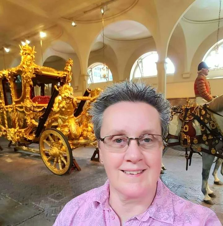 kopybdl's tweet photo. June 2016 l had a tour around the Royal Mews. 

The Gold State Coach used on this day, 1953 for the Coronation of Elizabeth II.
#platinumjubilee https://t.co/MpQsZ8QYkA