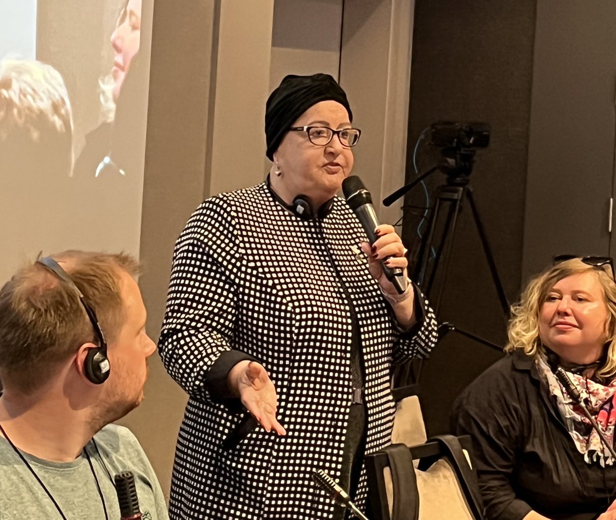 uni_youth's tweet image. What an honor and a privilege to have Henryka Krzymonos, political leader, social activist and legendary trade unionist with us. She is a symbol of the power of solidarity. Thank you for being with us! #backtoourfuture @uni_europa @uniglobalunion @uni_equal @marta_uni