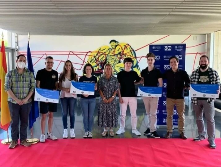 eKademy_eu's tweet photo. ¡Enhorabuena a nuestros compañeros! 🥳
Ayer tuvo lugar la entrega de premios del #UPVChallenge
Ha sido un auténtico placer haber aprendido sobre los proyectos tan interesantes que se están desarrollando gracias a @IDEASUPV ✨ https://t.co/NjNvtmQal3