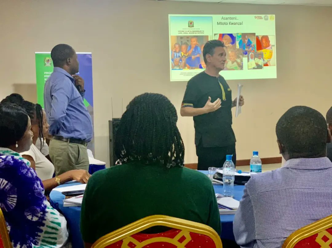 bjinitiative's tweet photo. Tutaendelea kushirikiana na serikali, shule, familia, viongozi wa dini & jamii kwa ujumla katika kuelimisha kuhusu unuhimu wa kuwekeza kwenye malezi, makuzi na maendeleo ya watoto!
@maendeleoyajami @ECDNETWORK @watotowetutunuyetu
"ustawi wa mtoto ni kipaumbele chetu"#ECD #NMECDP https://t.co/jMtlka29zm