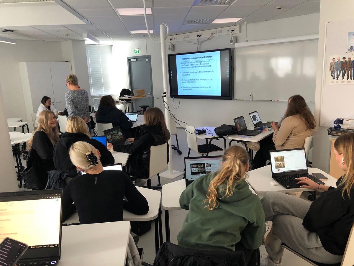 insperalada's tweet image. Aquest mes, en el marc del nostre projecte Erasmus+, hem fet un curs estructurat a Finlàndia i Estònia. Hem après noves metodologies i hem pogut entendre el Sistema Educatiu Finès. Ens n’emportem idees i contactes molt interessants. @sepiegob #erasmusplus #arainsperalada