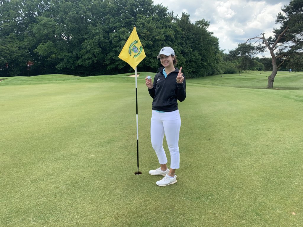 Becca Earl tweet media