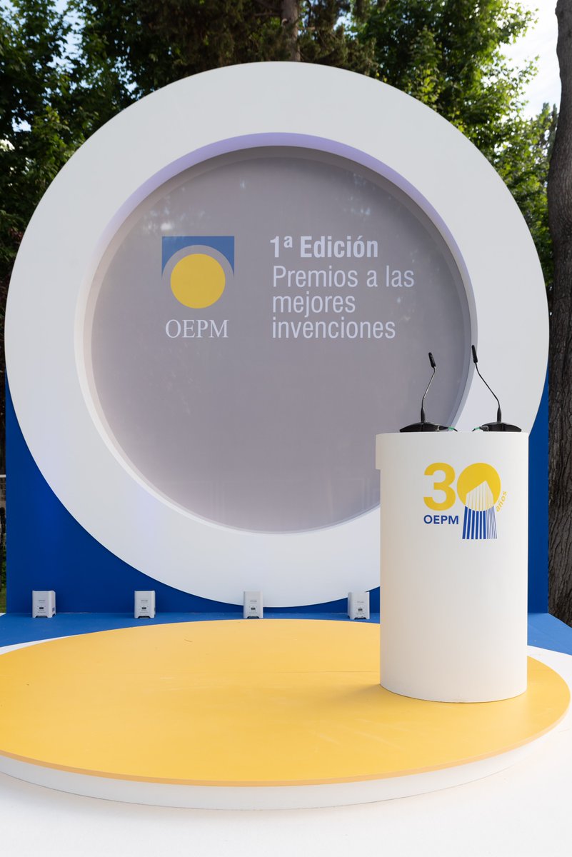 Ayer disfrutamos de la gala de la I Edición del Premio a la Mejor Invención Protegida por Derechos de Propiedad Industrial, con los maestros de ceremonia <a href="/SchrodingerGata/">Rocío Vidal</a> y <a href="/QuantumFracture/">Crespo</a>.
¡Sigue este hilo para conocer las invenciones ganadoras! 👇