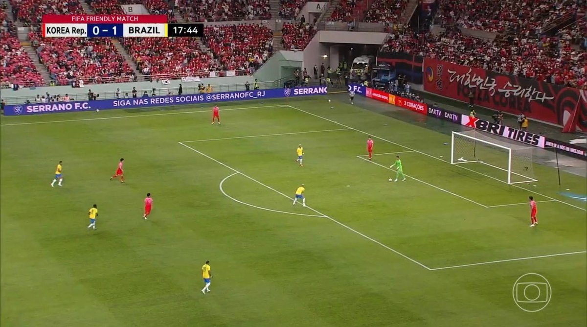 serranofc_rj's tweet photo. Vocês não estão vendo errado, ok?! 

Estamos mesmo aparecendo nas placas de led do jogo da Seleção Brasileira. 🦁🇧🇷

#AmorPeloLeão https://t.co/7oGAZUEAUj
