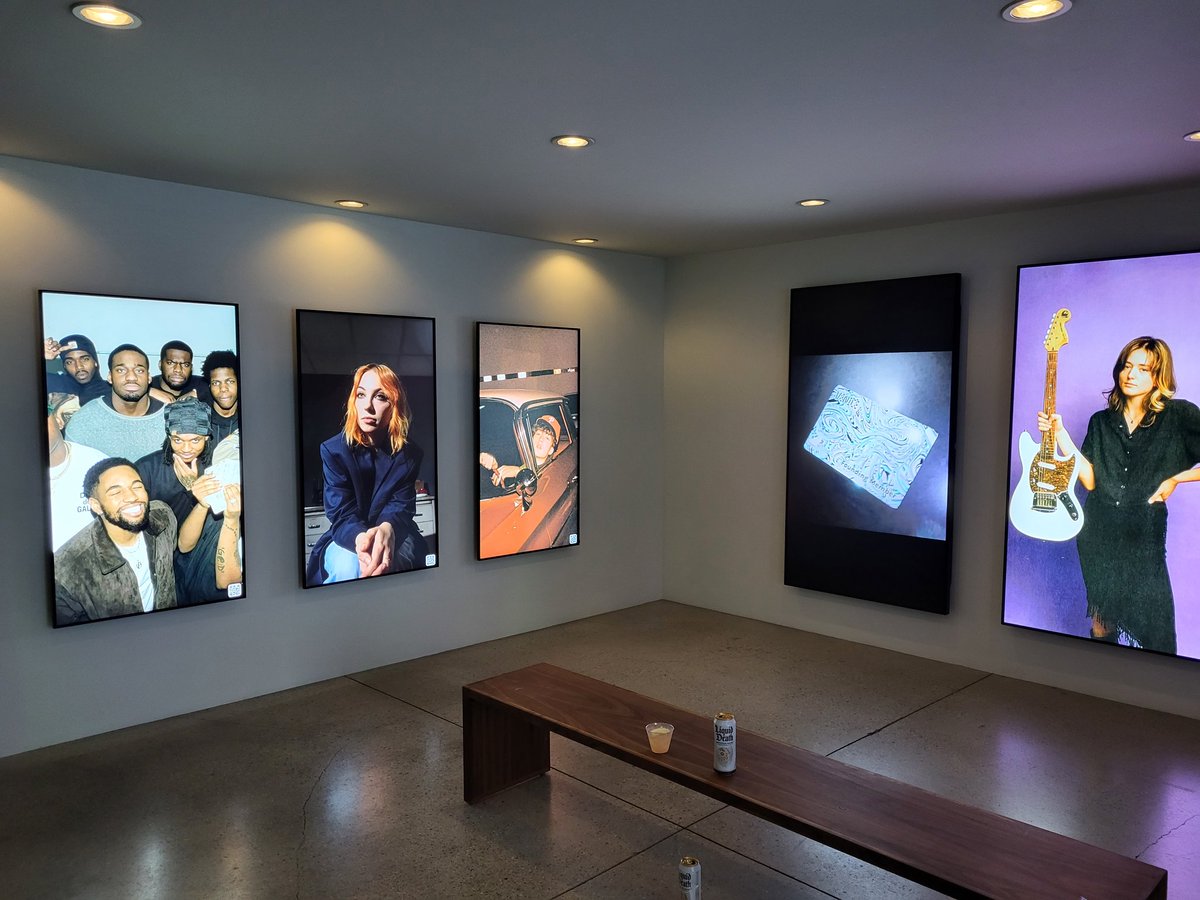 Yesterday evening <a href="/Kollectiff/">Kollectiff</a> for the launch of the <a href="/venicemusic/">Venice Music</a> collective. #IndieMusic #web3 #nftgallery