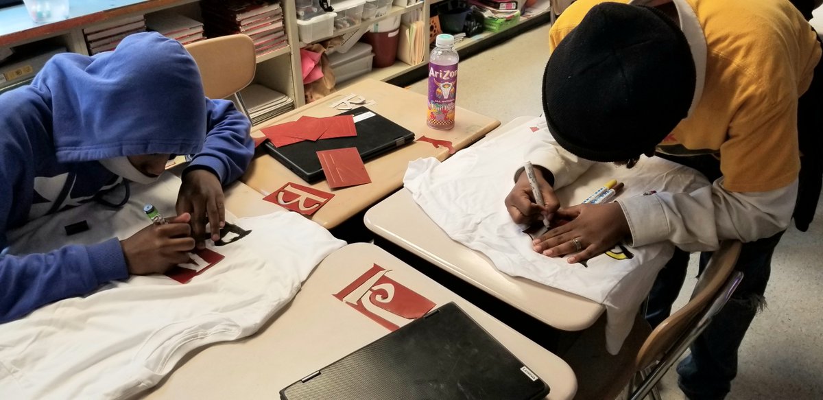 p4learning2004's tweet photo. Thatβs a wrap on our after-school programs! Here are our Gaithersburg MS Go2College students on tshirt day! Our cohorts of 7th and 8th graders got an early start on their college readiness and goal setting!
#startearly #go2college #firstgeneration #firstgenstudent https://t.co/zMSVncuatT