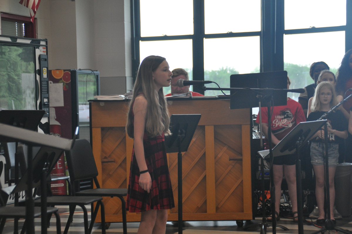 LRKnightsMusic's tweet photo. Also at the Jr/Sr High Arts Festival last evening was the Mini Knight n' Gals, our newest ensemble! Check out these awesome 4th graders--love their energy! Great job on your first performance! #KnightnGals #SpringConcerts @LeRoyWSS https://t.co/fB1LXmbWpD