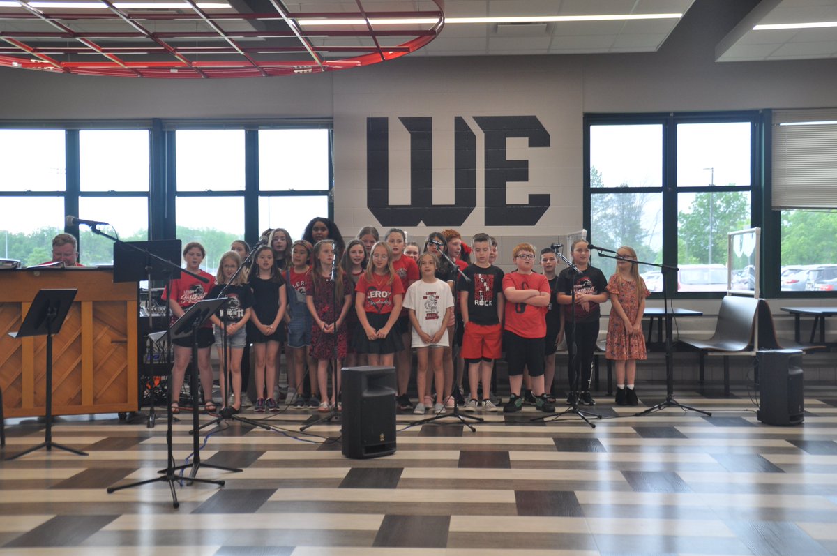 LRKnightsMusic's tweet photo. Also at the Jr/Sr High Arts Festival last evening was the Mini Knight n' Gals, our newest ensemble! Check out these awesome 4th graders--love their energy! Great job on your first performance! #KnightnGals #SpringConcerts @LeRoyWSS https://t.co/fB1LXmbWpD