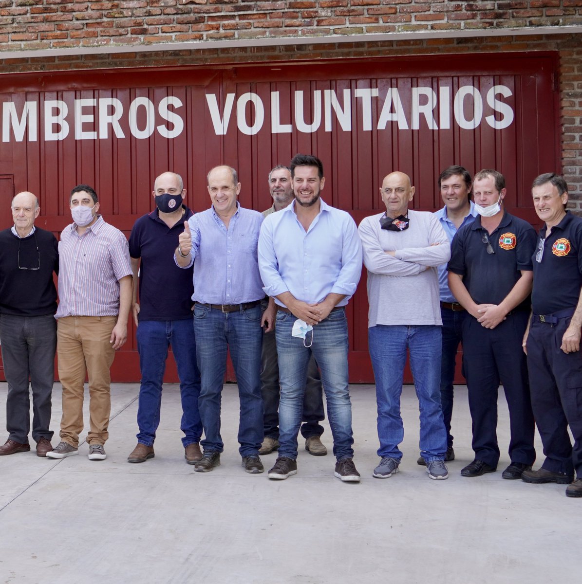 gonatanasof's tweet image. ¡Feliz día, @bomberosRA! Gracias por estar siempre cuando los necesitamos. 🇦🇷❤️

Desde que llegamos a @CorredoresAR, firmamos 150 acuerdos que reconocen su compromiso en cada asistencia que brindan en nuestras #RutasArgentinas. 

Primero la seguridad, #PrimeroLaGente. 👩‍🚒❤️