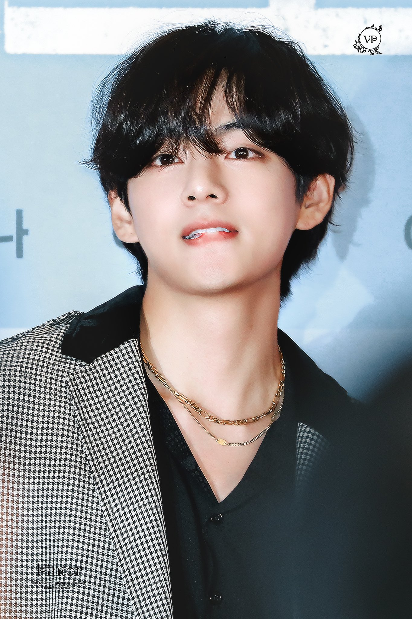 BTS v テテ テヒョン ぬいぐるみ 20cm 新品 マスター - メルカリ