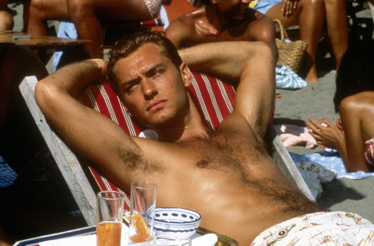 OscarWildPod's tweet photo. 🔥NEW EP 🔥
We’re back with a special summer edition of a fantasy draft! This time, we’re each drafting a roster of hot men nominated for Oscars. Yes, you read that correctly. Turn on the A/C and enjoy! 

https://t.co/KpzdtbZqhE https://t.co/a7ENlH6aWJ