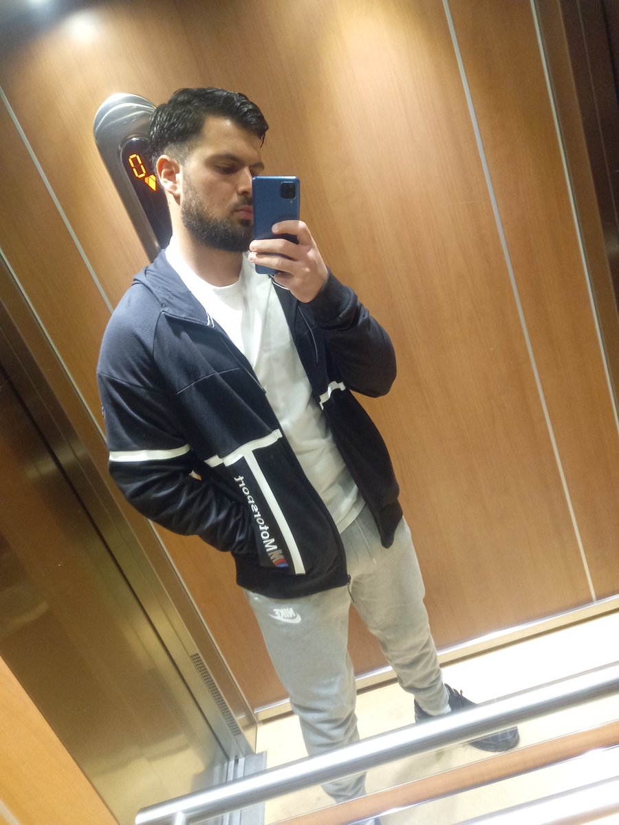 CBrava13400's tweet photo. Bon je me lance #ItalianTakeOver 🇮🇹 https://t.co/2RsTv7qq4Y
