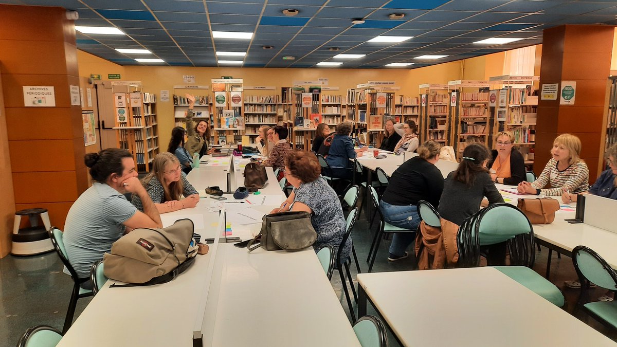 cjanvier1's tweet photo. Atelier de réflexion pour créer et mutualiser des ressources sur la lecture et la diversité en #jdp des #profsdocs du 28. ▶️ Bientôt sur la page documentation de l'@ac_orleanstours @surfonsdoc https://t.co/pha7dmMyDJ