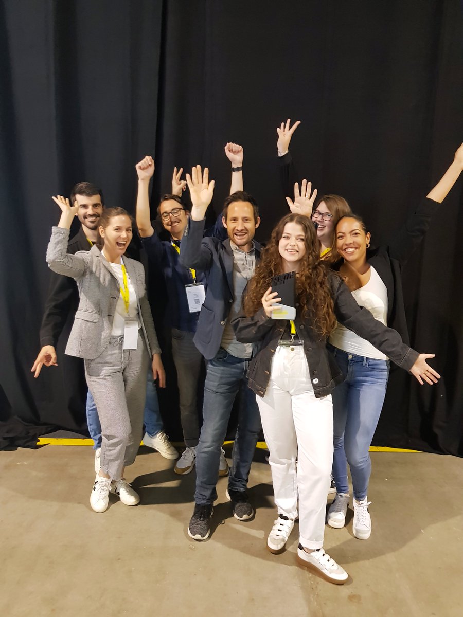 markenkernch's tweet photo. Wir haben mit der GastroStory den Swiss HR Award 2022 in der Kategorie «Ausbildung &amp; Entwicklung» gewonnen! 🏆🥳 Ein grosses Dankeschön an GastroGraubünden und ROB NICOLAS für die tolle Zusammenarbeit! #swisshraward #employerbranding
📸: David Biedert Photography https://t.co/g7U5E9sMat