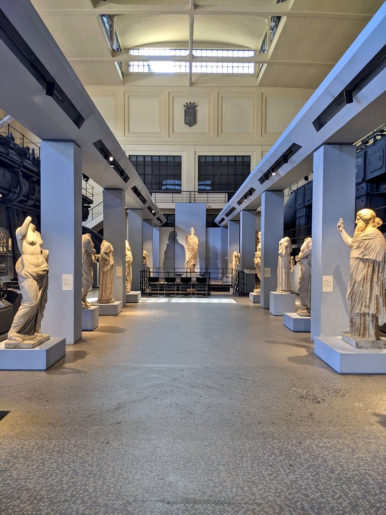 Classics22FSP's tweet photo. Final FSP field trip! @Classics22FSP spent our last class at the Centrale Montemartini, a former power plant, now home to an impressive collection of antiquities. Students delivered reports on objects relevant to other sites they visited in in #Greece &amp; #Italy

1/
@museiincomune https://t.co/qw7Z84OnE7