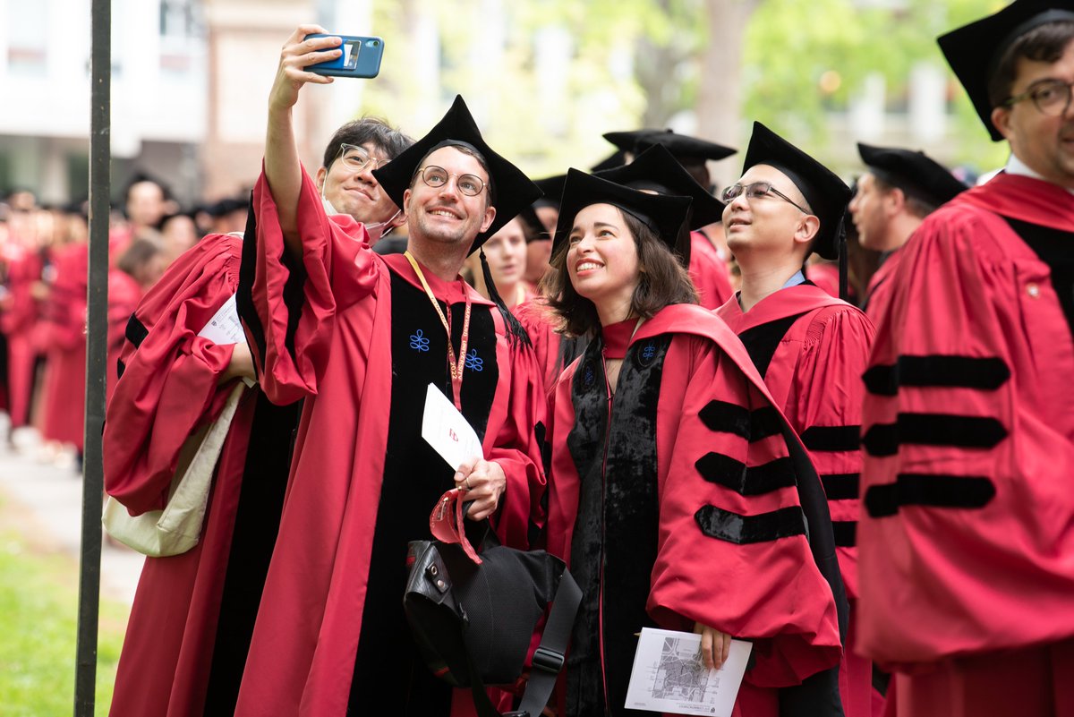 HarvardGSAS's tweet photo. One week already?! Celebrating the 2022 graduates last Thursday was so fun!

📷 Tony Rinaldo Photography 
 #Harvard22 #GSAS22 #HarvardGSAS22 https://t.co/YdOJuLu8BN