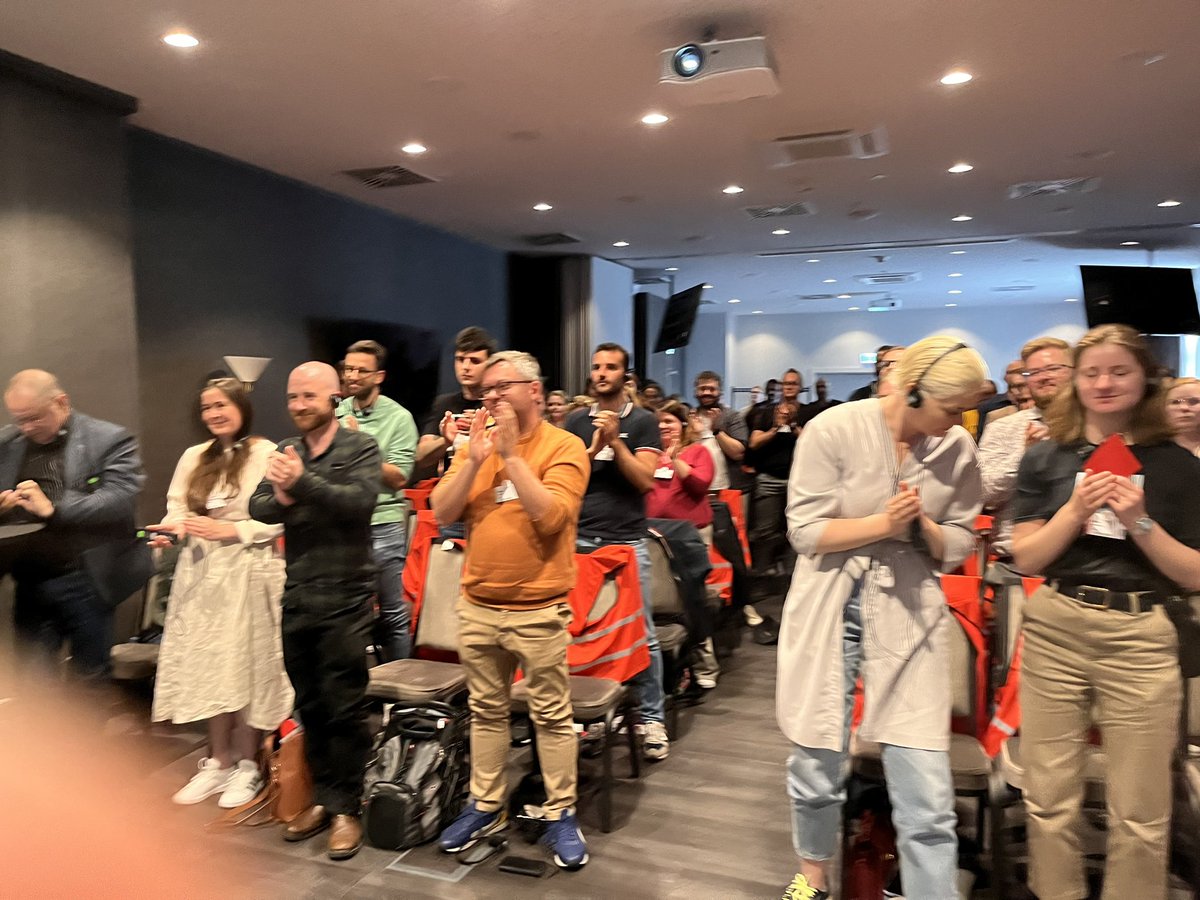 uni_youth's tweet image. Henryka Krzymonos bringing down the house “It is not what is in our heads but in our hearts. We work for the people, we represent the people” #backtoourfuture @UNI_Europa @marta_uni