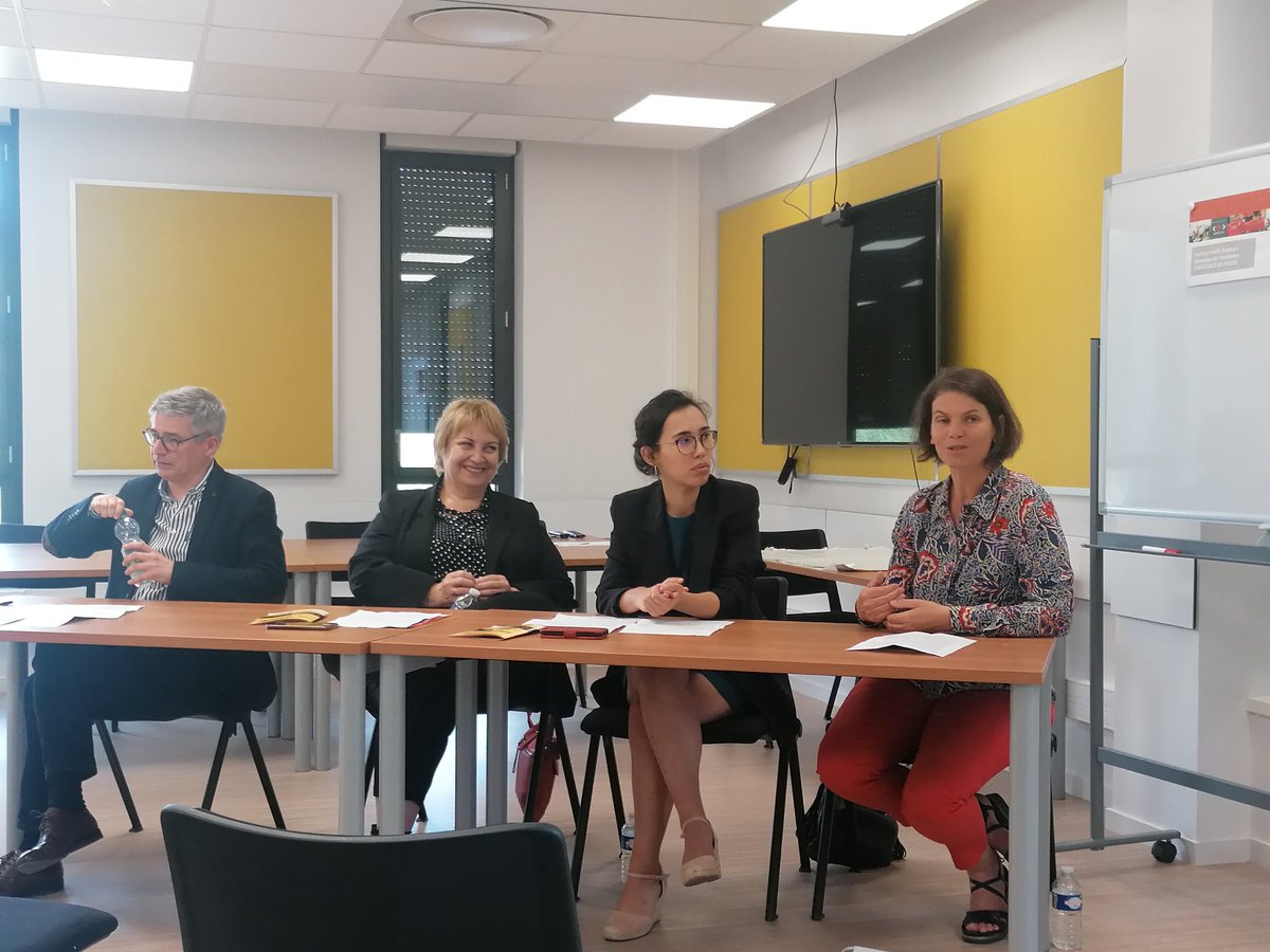 [Conférence de presse]
LIVE 🔴 #HackingHealth

Tatiana Locatelli, directrice de la fondation de l'université de Franche-Comté, FC Innov, exprime toute sa fierté de faire partie de l'organisation de ce grand marathon de l'innovation en santé 👩‍⚕️💡