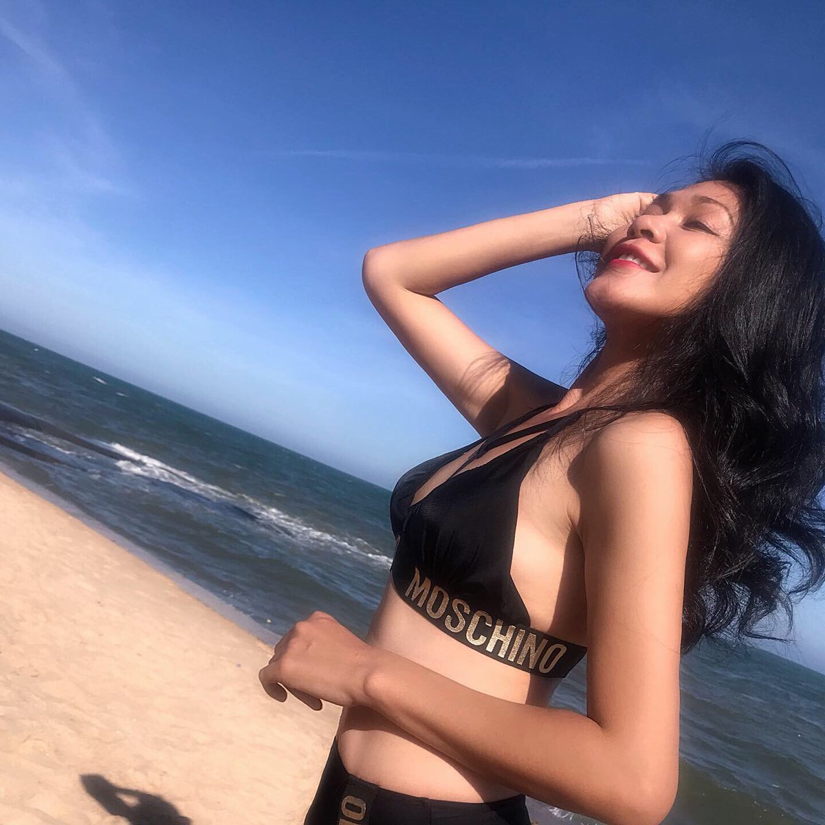 DinhYNhung's tweet photo. Phan Thiet Viet Nam #dinhynhung #actress #dienvien https://t.co/uox5ClBJtB