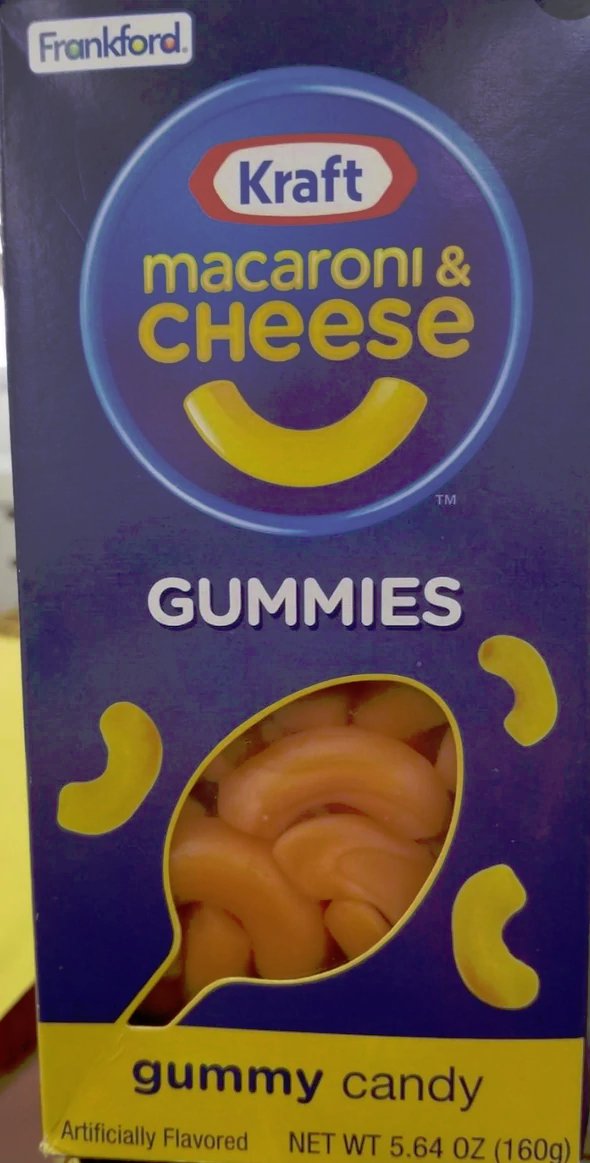 SweetLorikeet's tweet photo. @JustinMcElroy I bet you could raise a ton of money for a good cause if you livestreamed eating a whole box of these and got people to pay $5 to watch it. This is my way of saying I'd pay 5 bucks to watch you eat a box of these in one sitting. https://t.co/fz4xkshb43