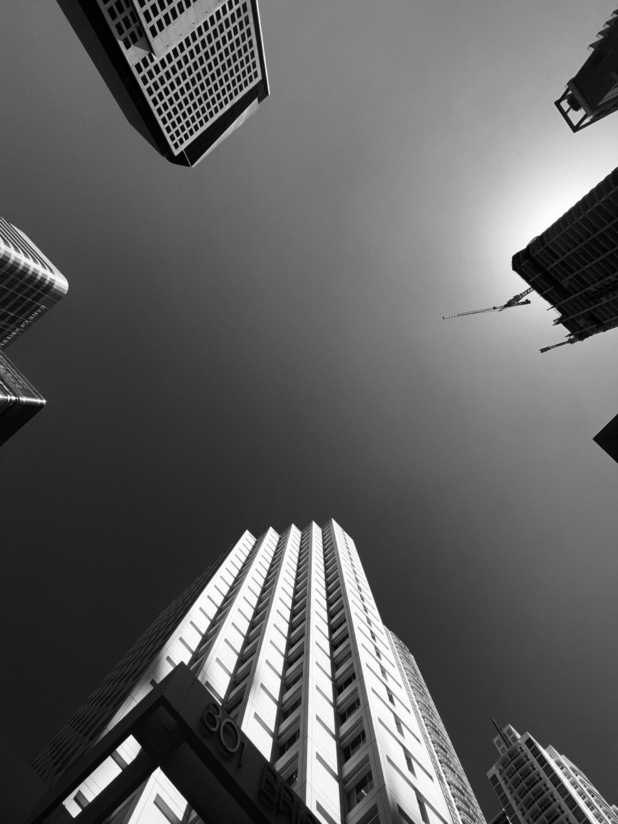 creative_emg's tweet photo. GM Frens  #photography #city #miami https://t.co/enqwpaJTZP