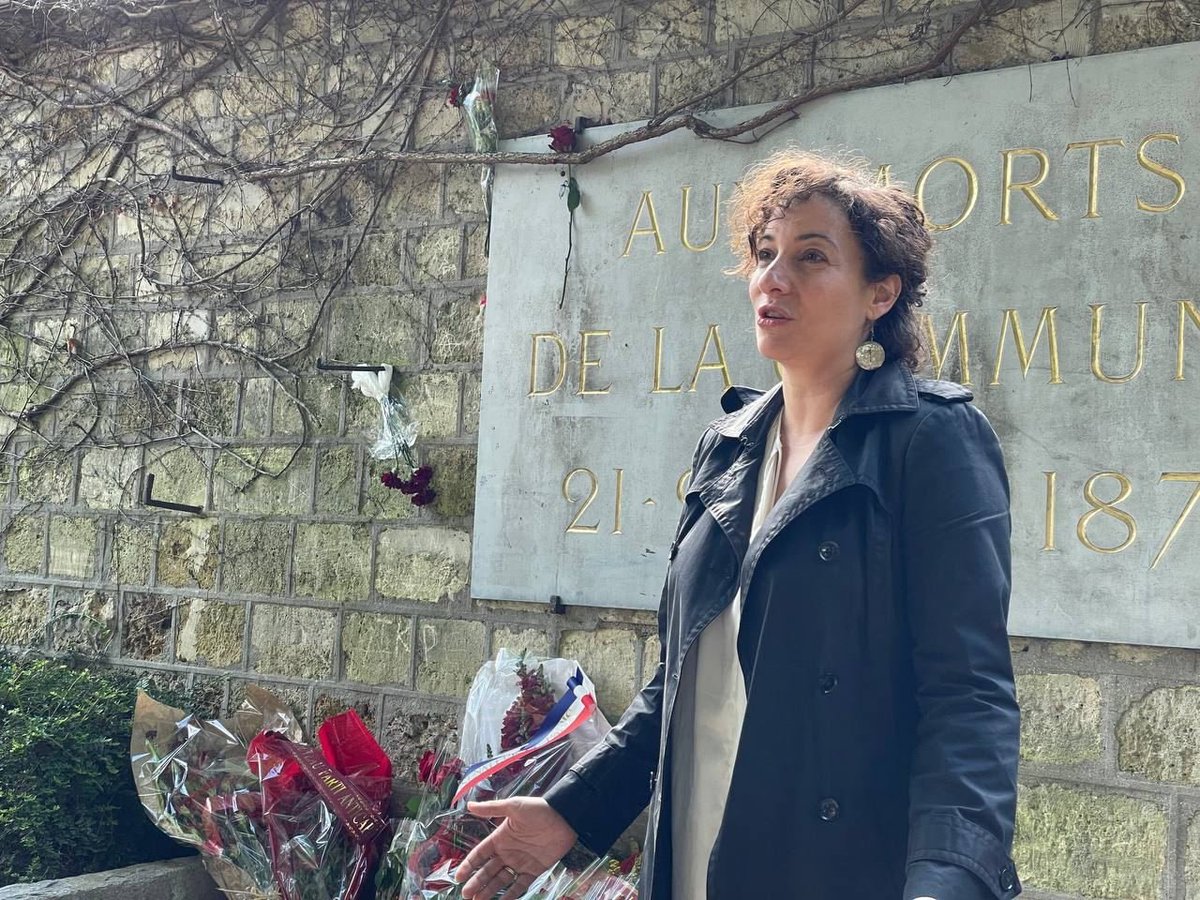 kostoula's tweet photo. "Ici fut l'abattoir, le charnier !
Qu'il ressuscite la Commune,
Le monument des Fédérés !
Qu'il soit notre réquisitoire,
Le monument des Fédérés !
Qu'il soit l'appel à la revanche,
Le monument des Fédérés !"

Representing @CPGBML in commemorating the Paris Commune, 29th May 2022. https://t.co/GjzFXZ3FLd