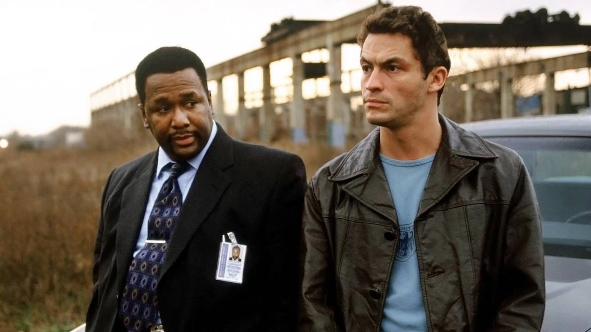 Un día como hoy hace 20 años se estrenaba THE WIRE, la mejor y más ambiciosa representación colectiva de una ciudad en la pantalla chica. Debería ser feriado.