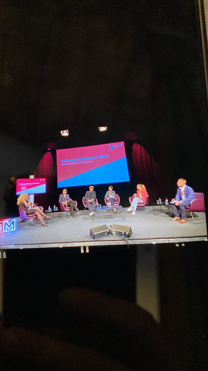 ZDFerfurt's tweet photo. Unser Thüringer ZDF-Studio bei den #mtm in Leipzig. Thema hier bei den Medientagen auch „war of talents“. Und die Suche nach Nachwuchs. #backstageZDF. @melanie_haack @chrias @PhilippSchild https://t.co/DvykIaHDe8