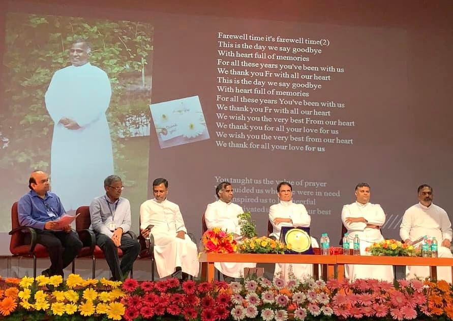 StJohns_Blr's tweet photo. Farewell to #RevFr Jesudoss Rajamanickam, Outgoing #ADF @StJohns_Blr, completing his term on May 31.
A program organized at St. John’s main auditorium to wish #RevFr. Jesudoss all the very best.
#RevFr Tony AJ, MSFS, was installed as the new #ADF @StJohns_Blr https://t.co/fHa1PJvHWg
